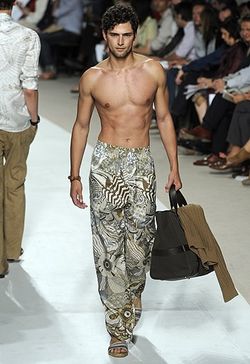 PARIS FASHION WEEK: HERM&Egrave;S MEN'S RTW SPRING 2011 BY GIOVANNI GIANNONI