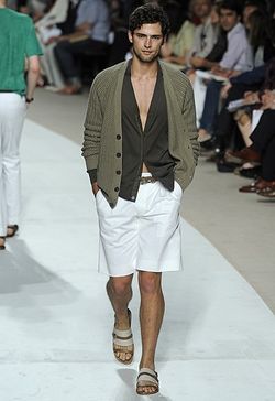 PARIS FASHION WEEK: HERM&Egrave;S MEN'S RTW SPRING 2011 BY GIOVANNI GIANNONI