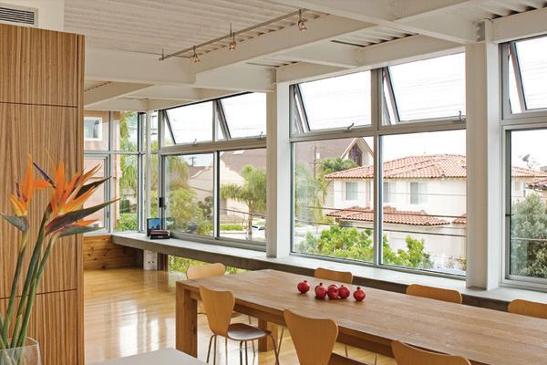 Small Concrete House in California is Small but Sweet