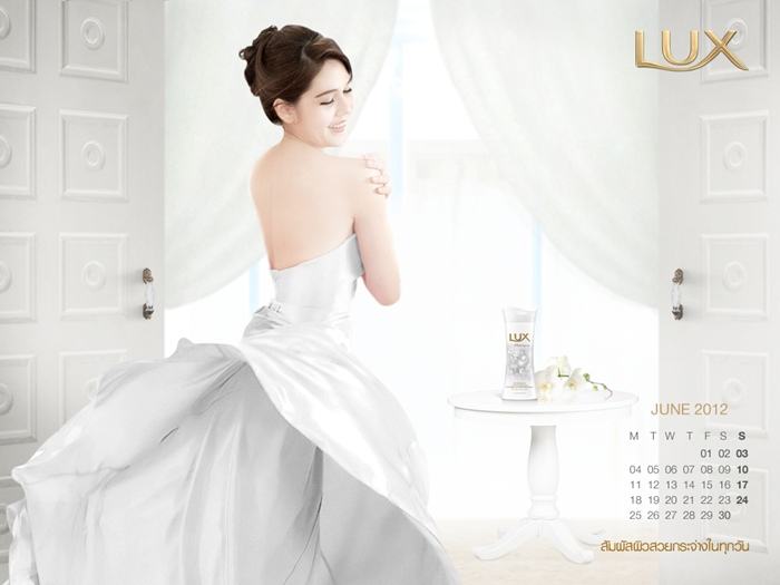 ชมพู่ อารยา ในปฏิทินลักส์