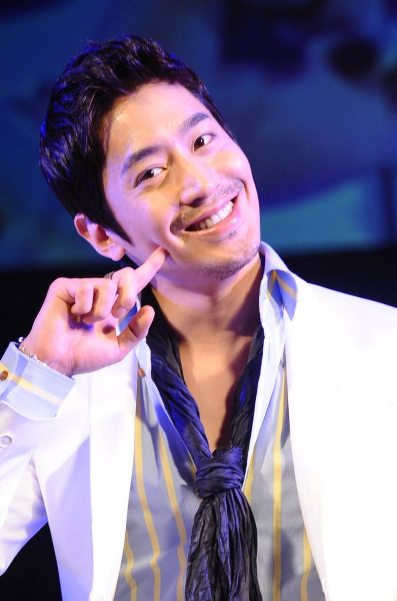 รอยยิ้ม Eric_Mun