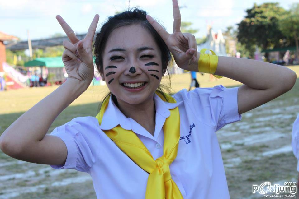 เชียร์ลีดเดอรื คณะ ณอยุธย พานพิทยคมสี เหลือง