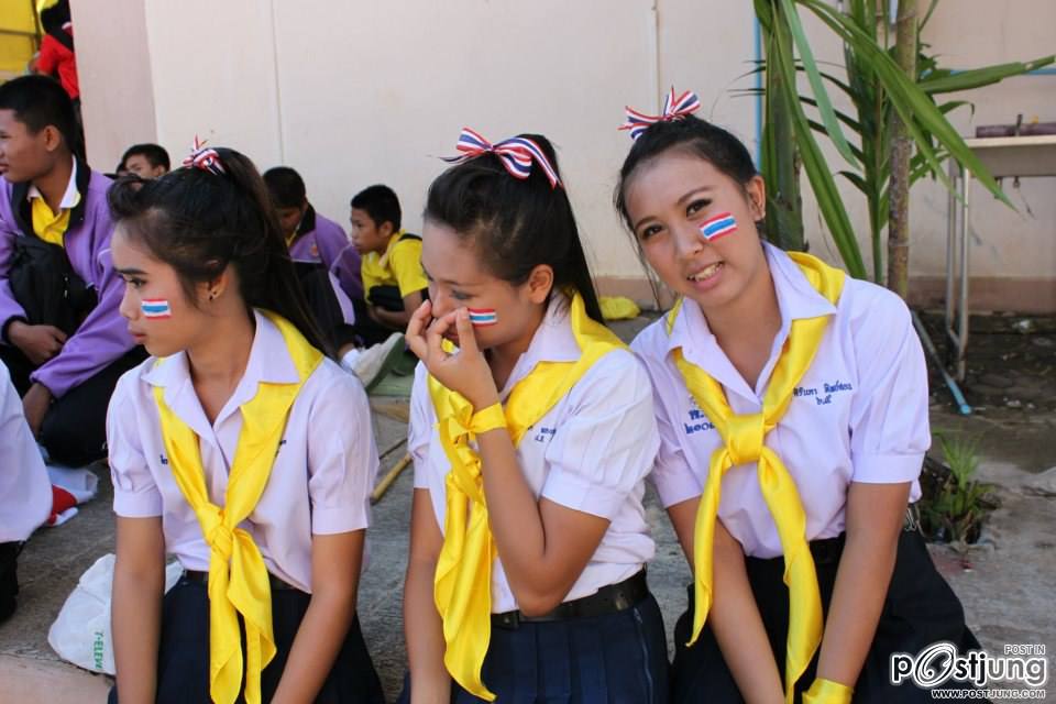 เชียร์ลีดเดอรื คณะ ณอยุธย พานพิทยคมสี เหลือง