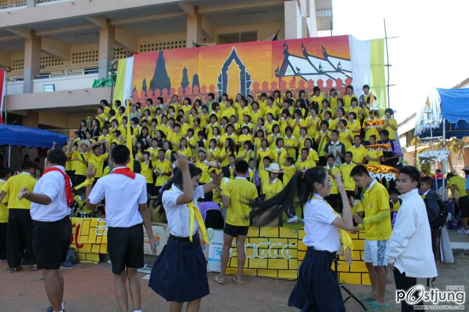 เชียร์ลีดเดอรื คณะ ณอยุธย พานพิทยคมสี เหลือง