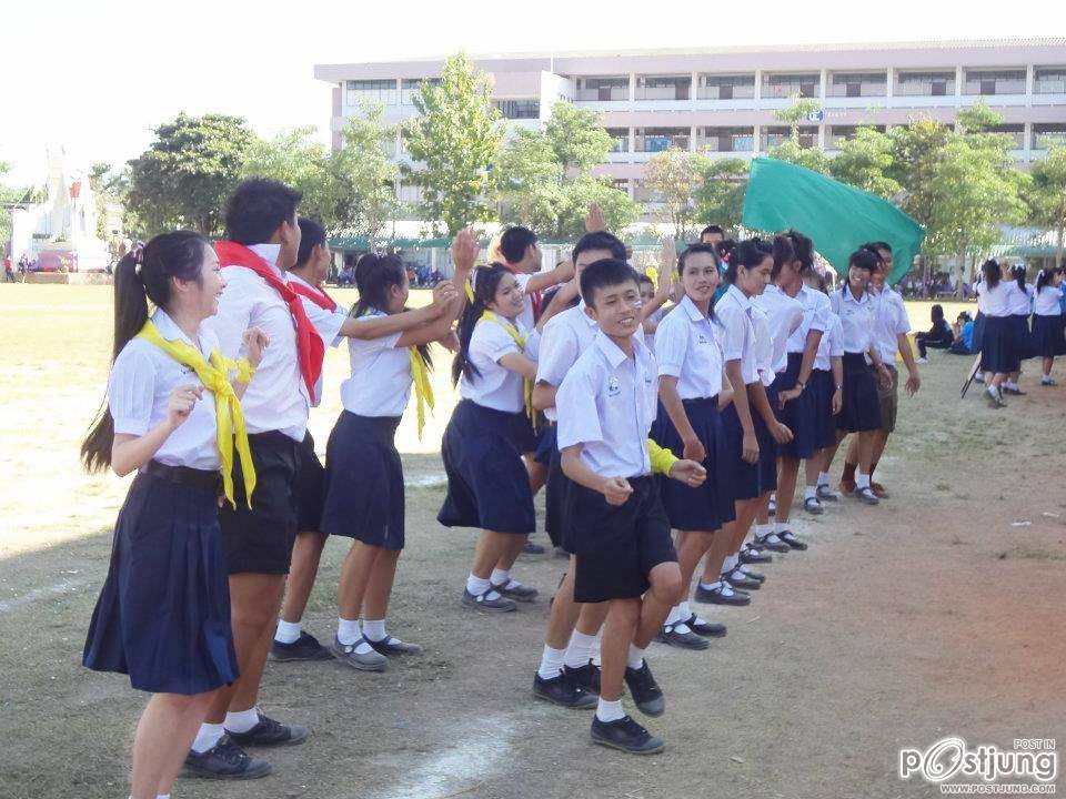 เชียร์ลีดเดอรื คณะ ณอยุธย พานพิทยคมสี เหลือง