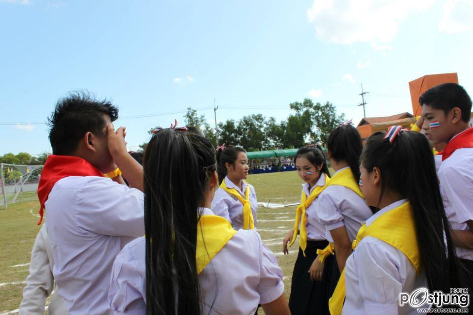 เชียร์ลีดเดอรื คณะ ณอยุธย พานพิทยคมสี เหลือง