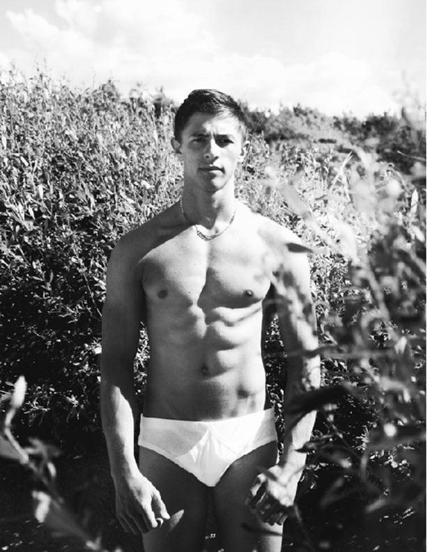 PIN-UP BOYS: STEVEN BECKETT BY PHOTOGRAPHER IAN COLE