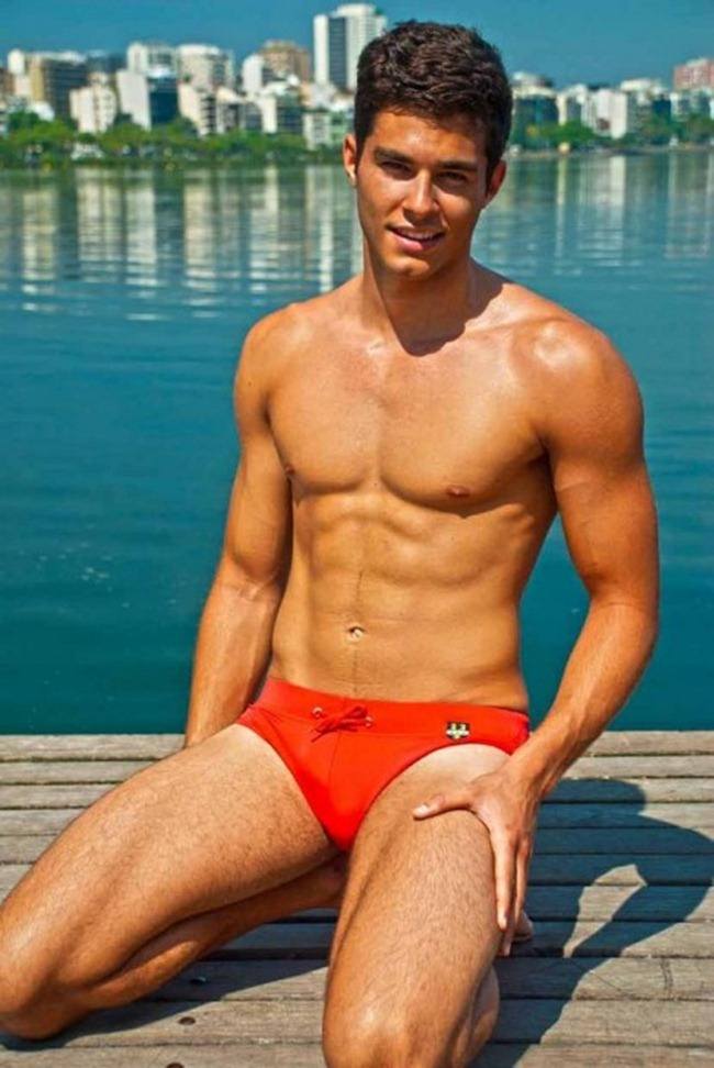 MASCULINE DOSAGE: PEDRO ABOUD IN "SMELL OF SUN" BY PHOTOGRAPHER DIDIO