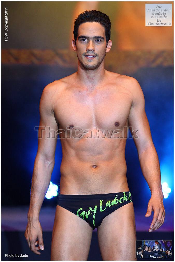 เก็บตกภาพหนุ่มๆจากงานประกวด Mister International 2011