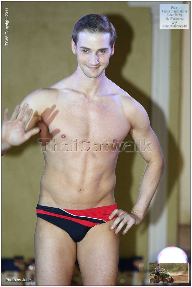 เก็บตกภาพหนุ่มๆจากงานประกวด Mister International 2011