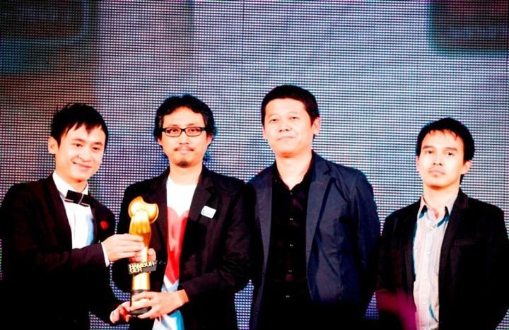 10th HAMBURGER THE DECADE OF FAME