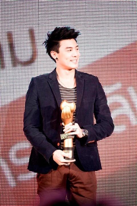 10th HAMBURGER THE DECADE OF FAME