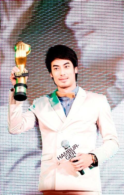 10th HAMBURGER THE DECADE OF FAME