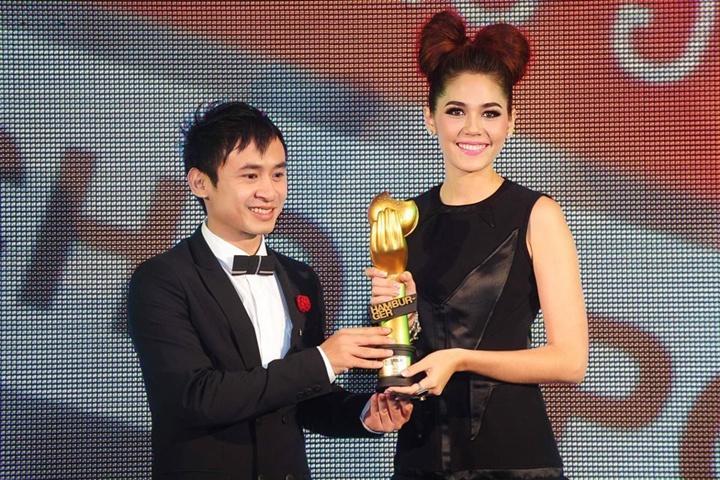 10th HAMBURGER THE DECADE OF FAME