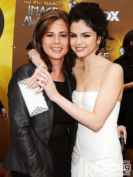 Selena Gomez กลับไปหาแม่หลังจากทราบข่าวร้าย!