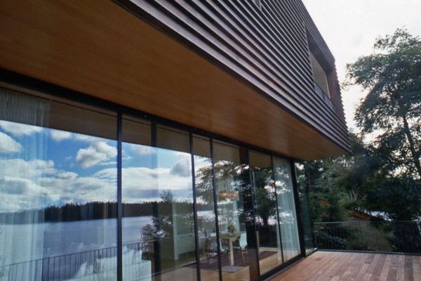 Contemporary Courtyard Design invites nature in .