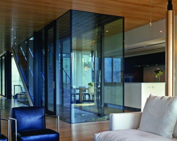 Contemporary Courtyard Design invites nature in .