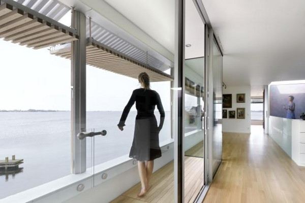 Contemporary Lake House by Dutch Architect Paul de Ruiter