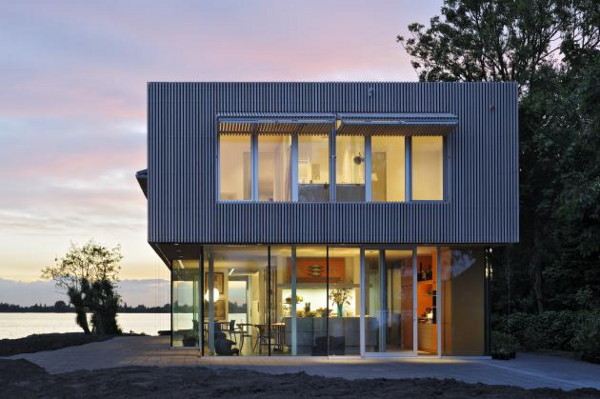 Contemporary Lake House by Dutch Architect Paul de Ruiter