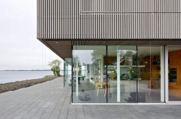 Contemporary Lake House by Dutch Architect Paul de Ruiter