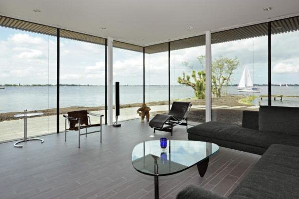 Contemporary Lake House by Dutch Architect Paul de Ruiter