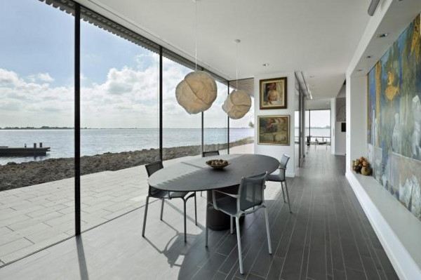 Contemporary Lake House by Dutch Architect Paul de Ruiter