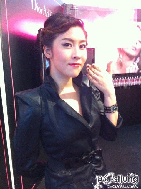 เชียร์ ฑิฆัมพร ... น่าร๊ากกก อ่ะ