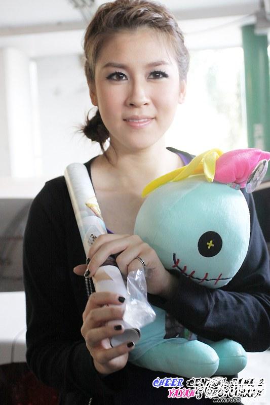 เชียร์ ฑิฆัมพร ... น่าร๊ากกก อ่ะ