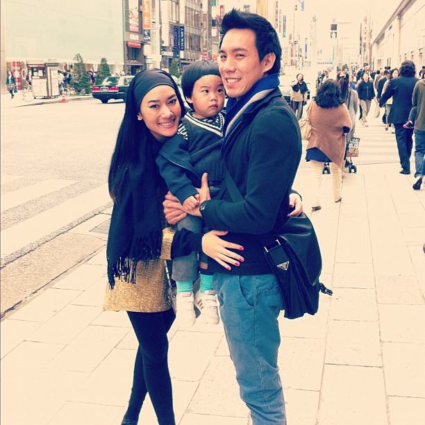 ออม นวดี ครอบครัวสุขสันต์