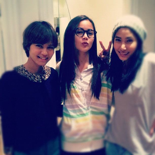 เอ๋ มณีรัตน์ - ญาญ่า อุรัสยา - แพง พรรณชนิดา