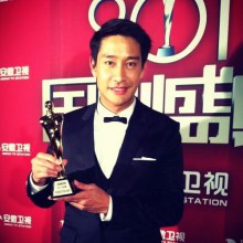 ยินดีกับ ป้อง ณวัฒน์ ค่ะที่ได้รางวัลดารานำชายต่างประเทศยอดเยี่ยม((The Most Popular Foreign Actor)