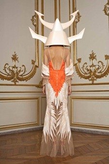 PARIS HAUTE COUTURE: GIVENCHY SPRING 2011 COUTURE