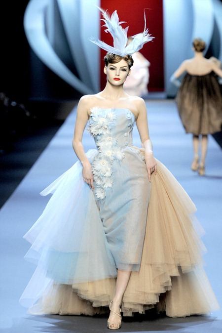 PARIS HAUTE COUTURE: DIOR SPRING 2011 COUTURE