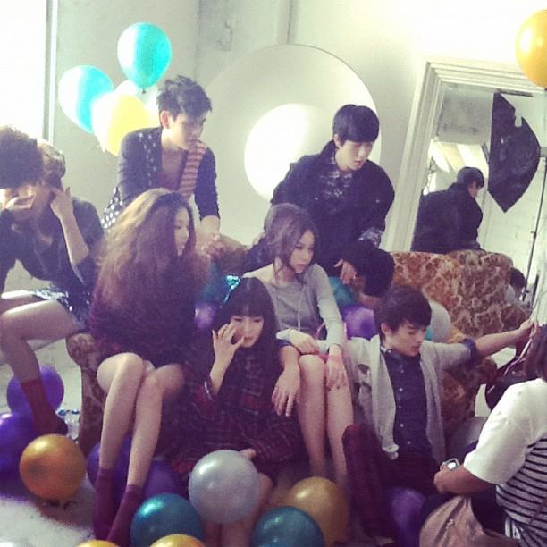 3 หนุ่มRookie bb ถ่ายแบบนิตยสาร Kazz