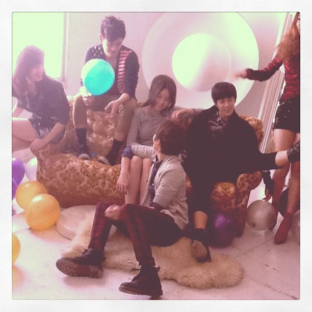 3 หนุ่มRookie bb ถ่ายแบบนิตยสาร Kazz