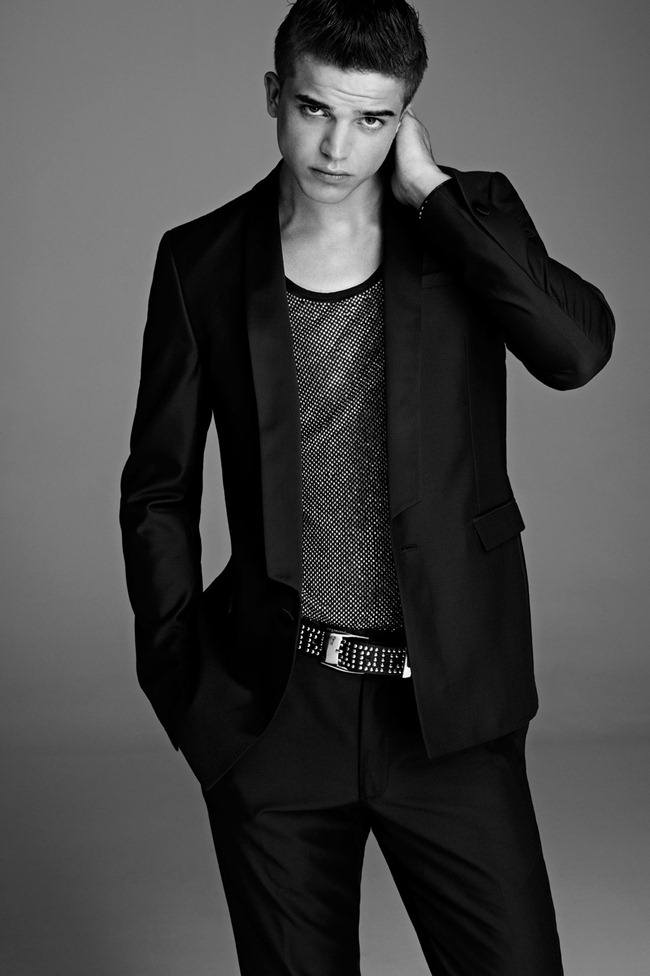 LOOKBOOK: RIVER VIIPERI IN VERSACE FOR H&M FALL 2011 BY PHOTOGRAPHER KACPER KASPRZYK