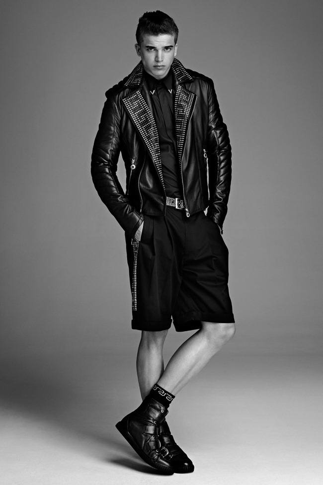 LOOKBOOK: RIVER VIIPERI IN VERSACE FOR H&M FALL 2011 BY PHOTOGRAPHER KACPER KASPRZYK