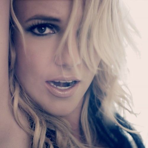 09. Britney Spears: 10,095,000
