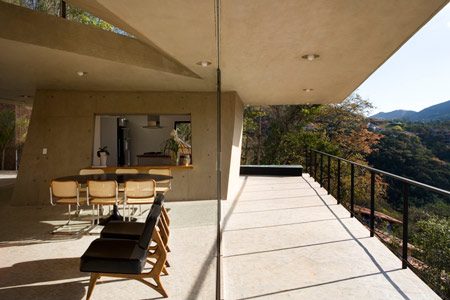 Hillside House Design in a Precarious Position