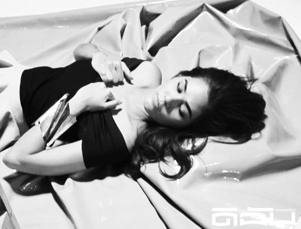 ชมพู่ อารยา กับเบื้องหลังการถ่ายแบบนิตยสารดิฉัน