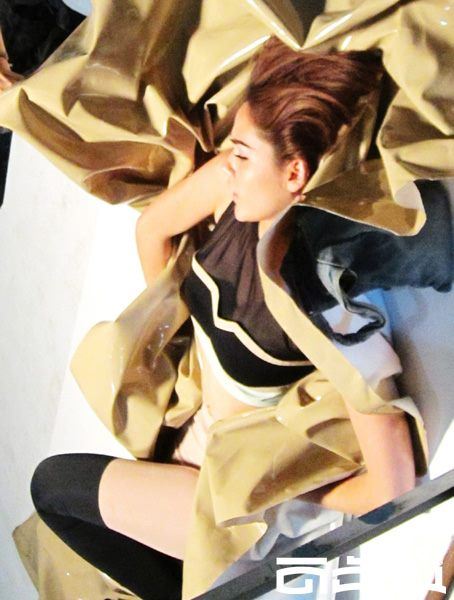 ชมพู่ อารยา กับเบื้องหลังการถ่ายแบบนิตยสารดิฉัน