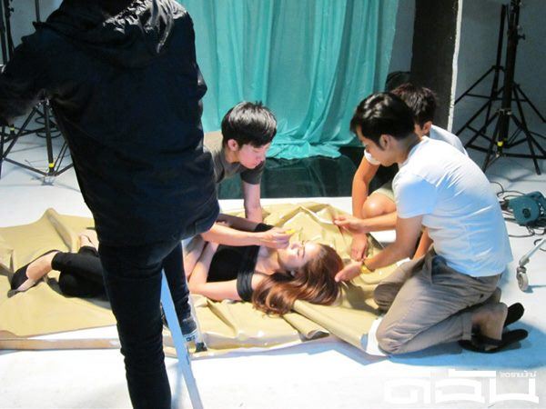 ชมพู่ อารยา กับเบื้องหลังการถ่ายแบบนิตยสารดิฉัน