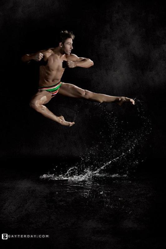 โฆษณา กางเกงว่ายน้ำ Funky Trunks ของ นักโดดน้ำเกย์หล่อ