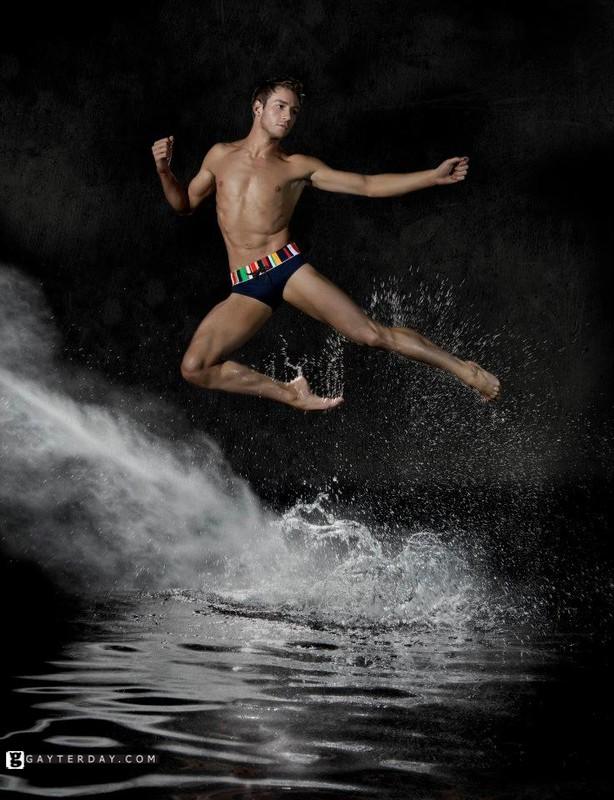 โฆษณา กางเกงว่ายน้ำ Funky Trunks ของ นักโดดน้ำเกย์หล่อ