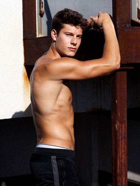 EIAN SCULLY WITH SOUL ARTIST MANAGEMENT