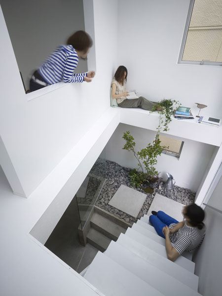 Amazing House Design in Japan - a garden inside the house ...