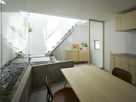 Amazing House Design in Japan - a garden inside the house ...