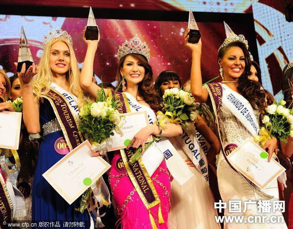 สุดภูมิใจสาวไทยคว้ามงกุฎ "Miss tourism queen international 2011