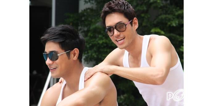 หนุ่มๆในมุกเหลี่ยมเพชร