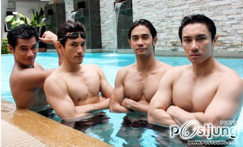 หนุ่มๆในมุกเหลี่ยมเพชร